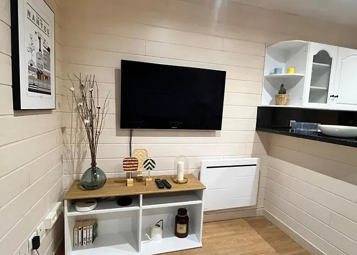 Alonville 2pers Wifi And Tv Nantes